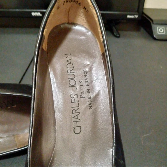 Charles Jourdan Black Women's Heels - Picture 2 of 6